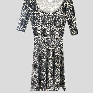 MOVING SALE 🐾💕NWOT Black & White LuLaRoe Nicole Dress